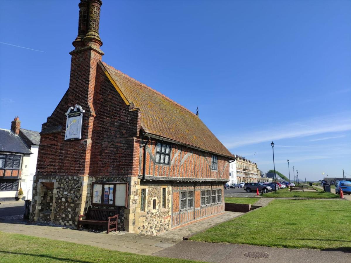 Pelican Cottage, أُلدبيرا المظهر الخارجي الصورة